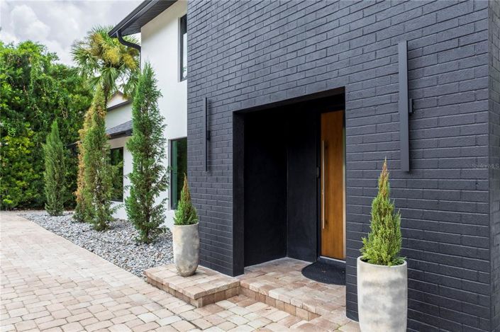 Image No.6-3 Bed House for sale