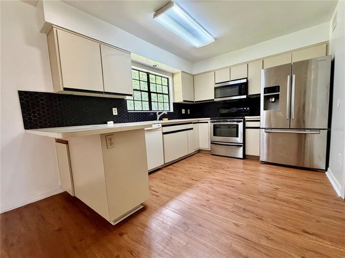 Image No.3-2 Bed Townhouse for sale