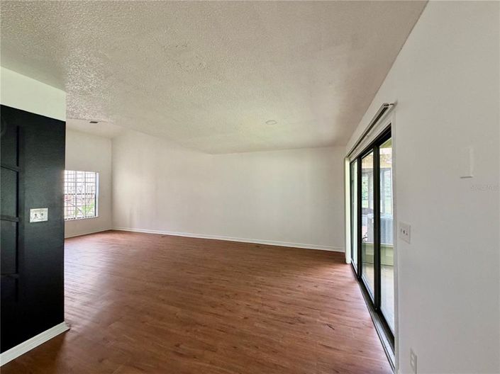 Image No.5-2 Bed Townhouse for sale