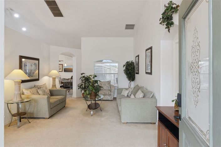 Image No.2-4 Bed House for sale