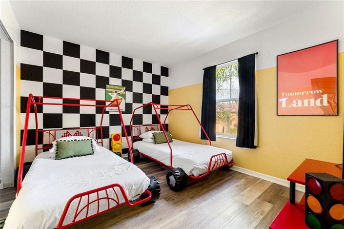 Image No.40-4 Bed Townhouse for sale