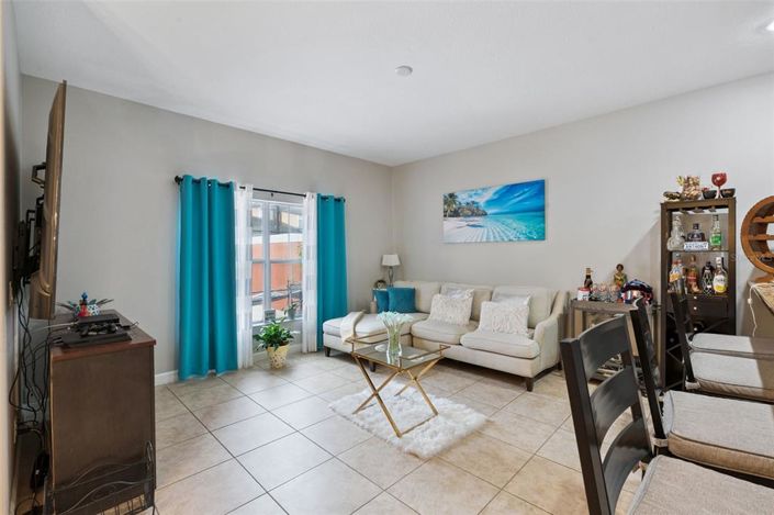 Image No.4-4 Bed Townhouse for sale