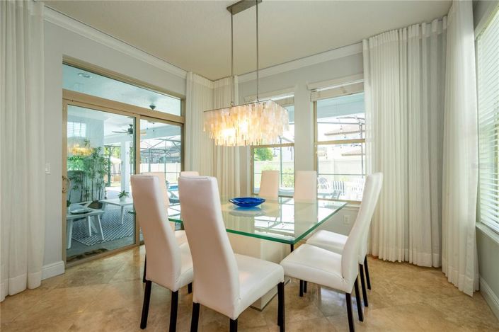 Image No.17-7 Bed House for sale