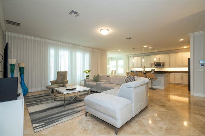 Image No.25-7 Bed House for sale
