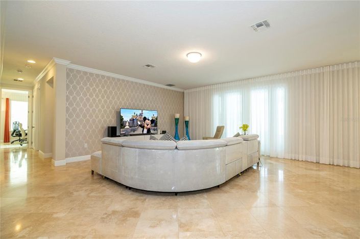 Image No.29-7 Bed House for sale
