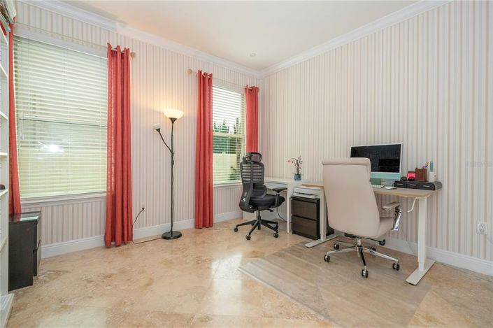 Image No.31-7 Bed House for sale