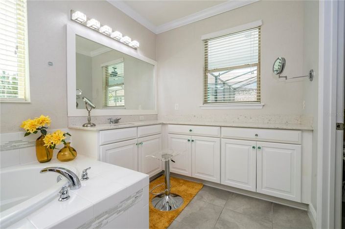 Image No.46-7 Bed House for sale