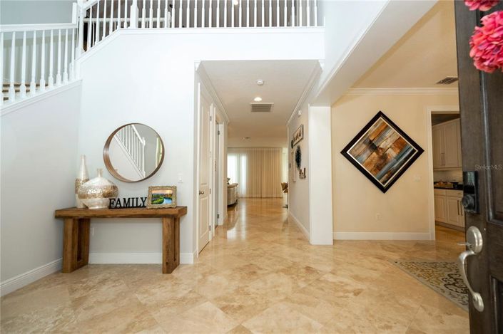 Image No.8-7 Bed House for sale