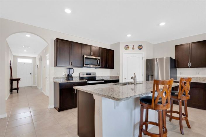 Image No.2-4 Bed House for sale