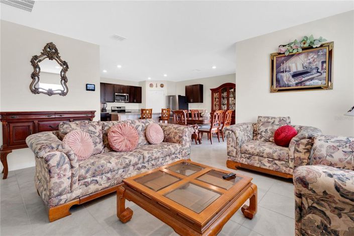 Image No.6-4 Bed House for sale