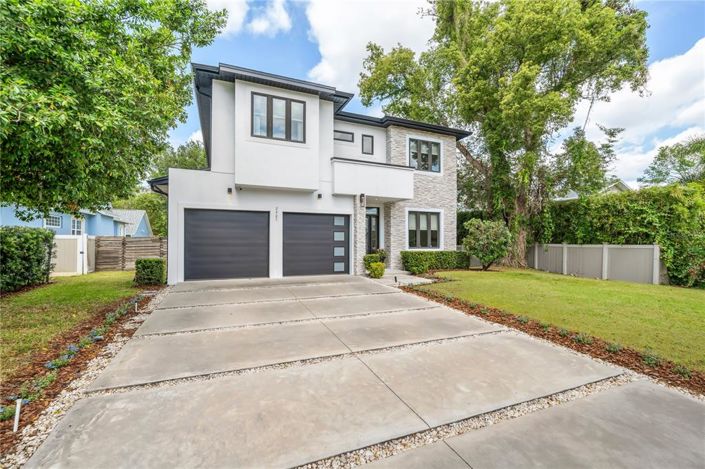 Image No.2-5 Bed House for sale