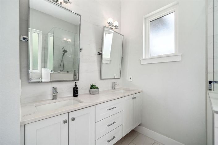 Image No.20-5 Bed House for sale