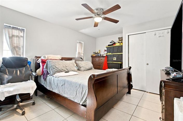 Image No.11-3 Bed House for sale