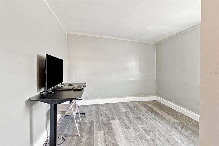 Image No.21-3 Bed House for sale