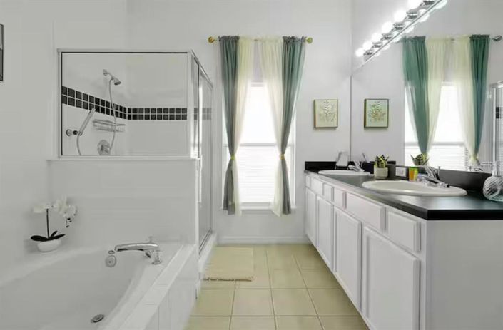 Image No.18-5 Bed House for sale
