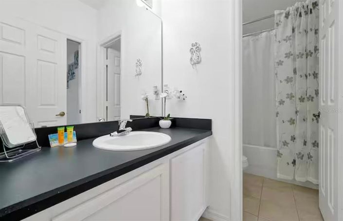 Image No.19-5 Bed House for sale