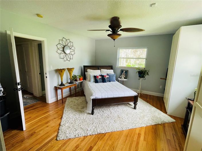 Image No.12-5 Bed House for sale