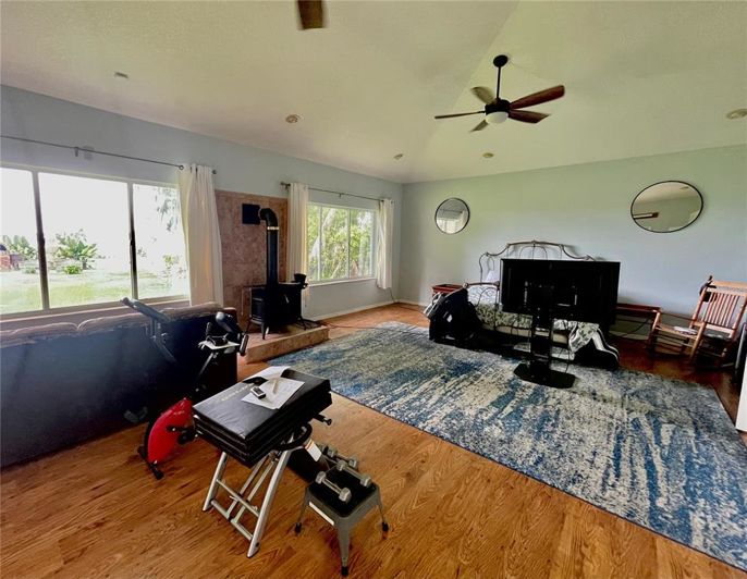 Image No.7-5 Bed House for sale