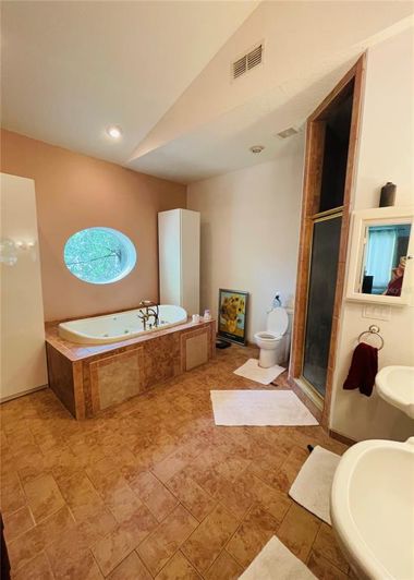 Image No.9-5 Bed House for sale