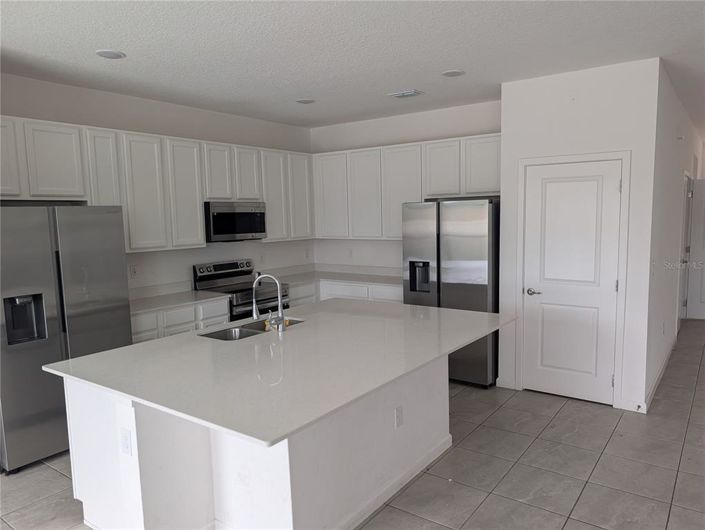 Image No.7-6 Bed House for sale