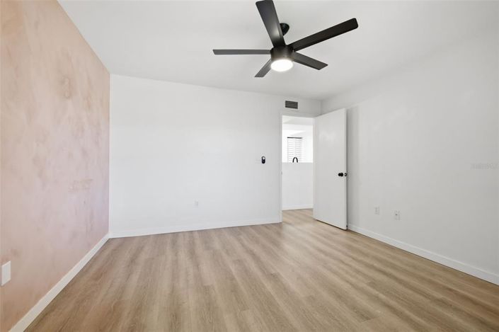 Image No.20-2 Bed Apartment for sale