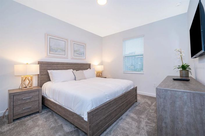 Image No.8-8 Bed House for sale
