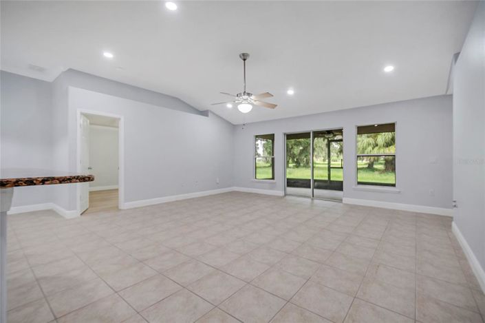 Image No.22-4 Bed House for sale