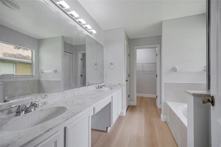 Image No.26-4 Bed House for sale