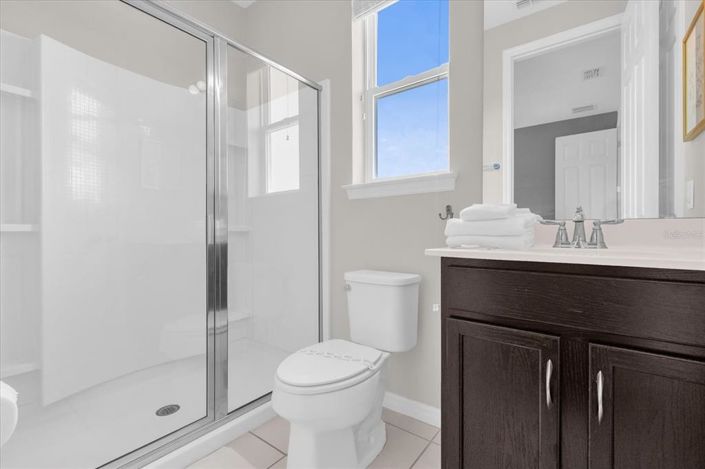Image No.36-6 Bed House for sale
