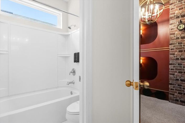 Image No.37-6 Bed House for sale