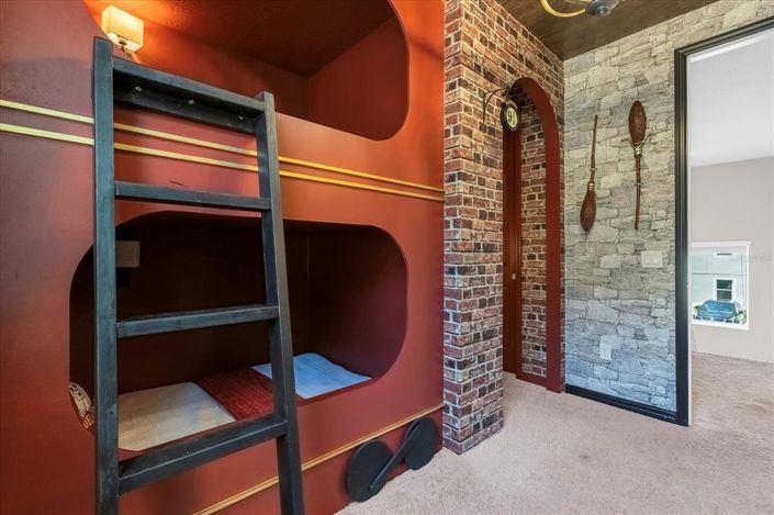 Image No.42-6 Bed House for sale
