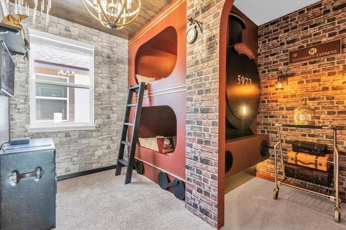 Image No.43-6 Bed House for sale