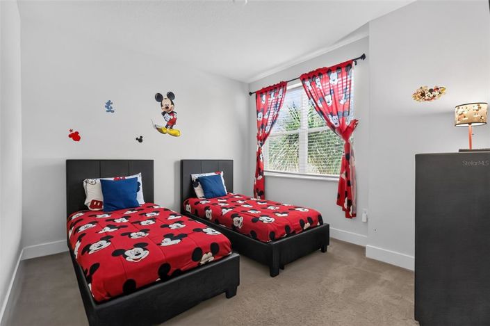 Image No.17-4 Bed Townhouse for sale
