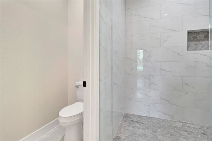 Image No.19-4 Bed House for sale