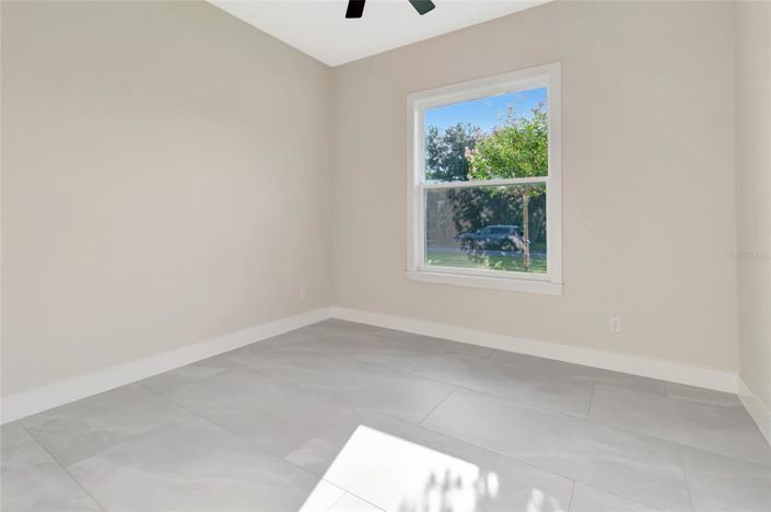Image No.26-4 Bed House for sale