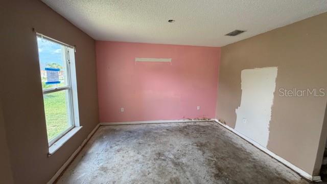Image No.2-4 Bed House for sale