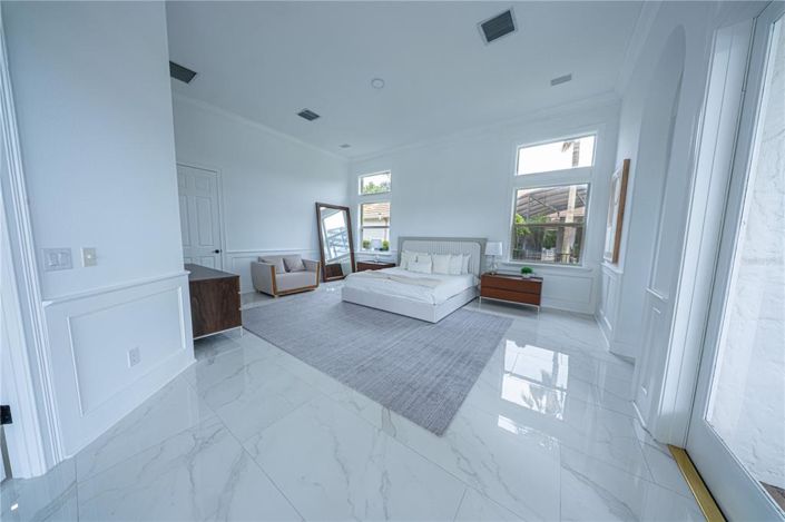 Image No.19-6 Bed House for sale
