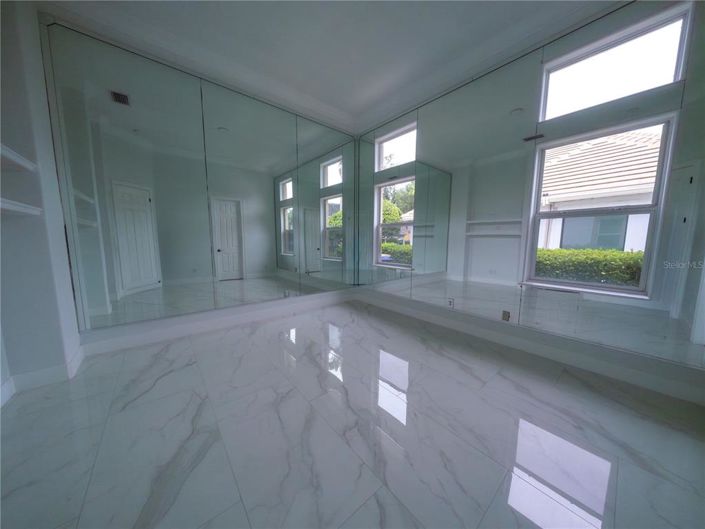 Image No.21-6 Bed House for sale