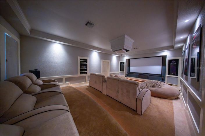 Image No.24-6 Bed House for sale