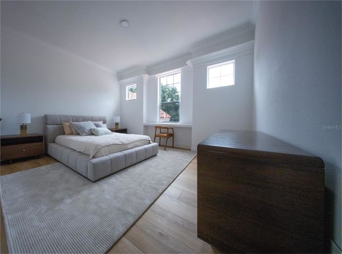 Image No.25-6 Bed House for sale