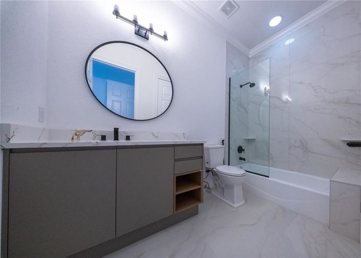 Image No.26-6 Bed House for sale