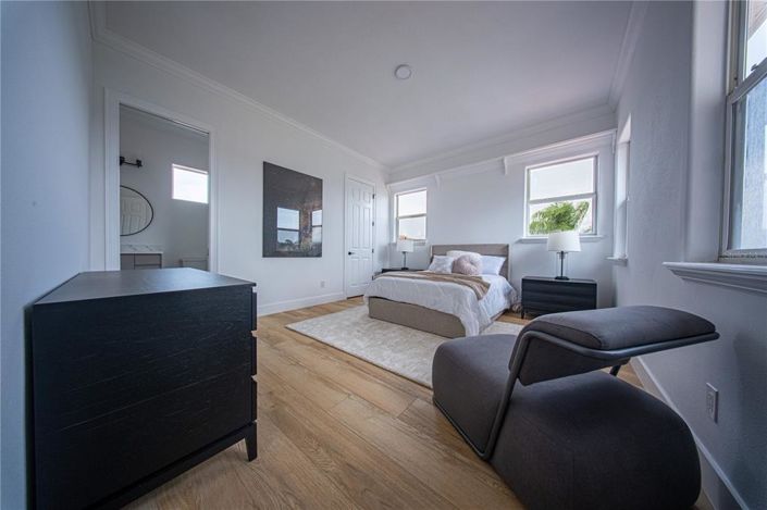 Image No.28-6 Bed House for sale