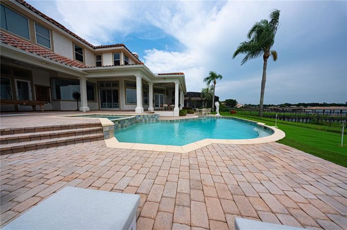 Image No.34-6 Bed House for sale