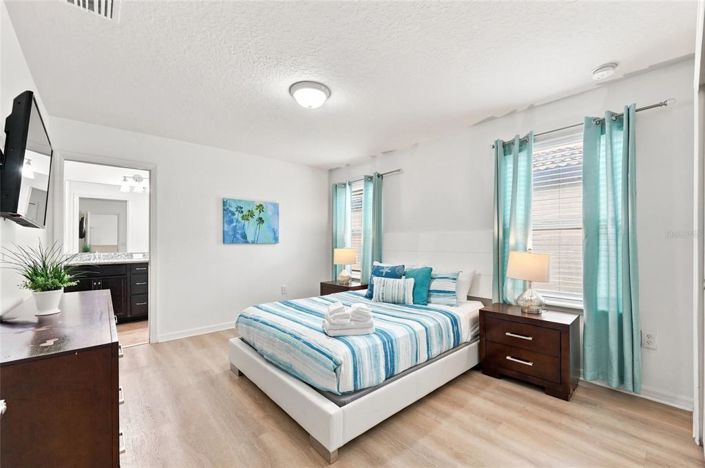 Image No.31-8 Bed House for sale