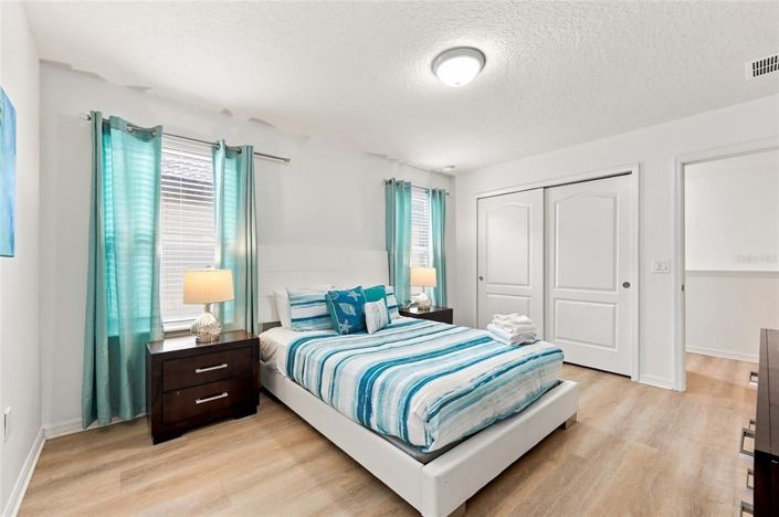 Image No.32-8 Bed House for sale