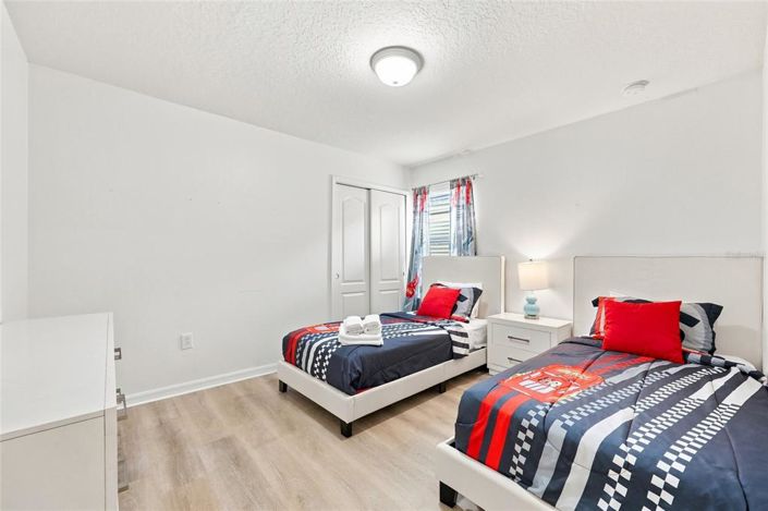 Image No.48-8 Bed House for sale