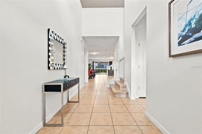 Image No.8-8 Bed House for sale