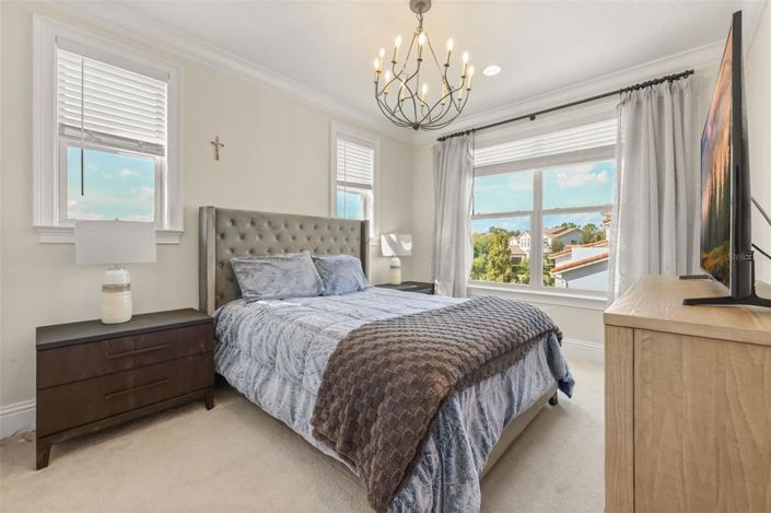 Image No.27-5 Bed House for sale
