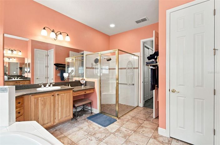 Image No.24-4 Bed House for sale
