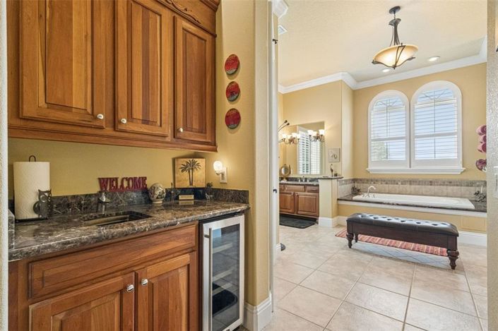 Image No.53-5 Bed House for sale